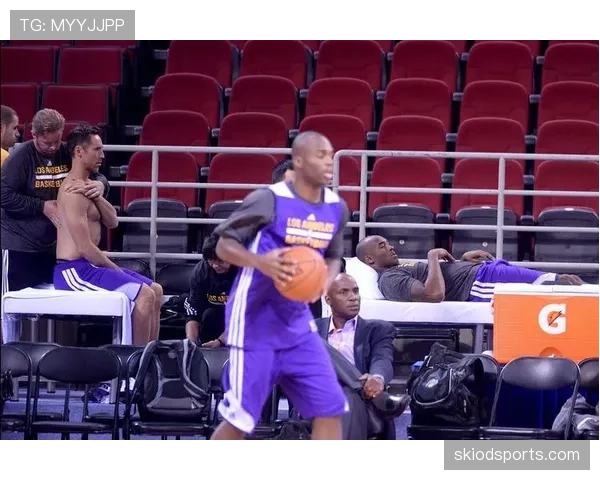 干扰球在国际篮联与NBA规则中的关键差异解析 干扰球在国际篮联与NBA规则中的关键差异解析