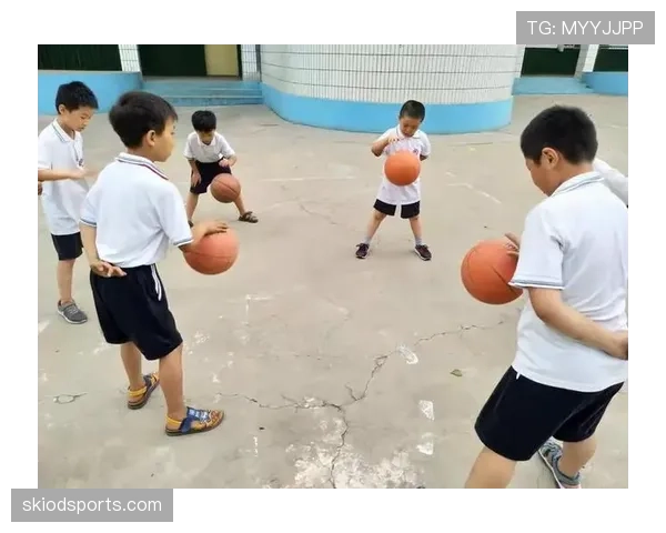 篮球规则解析：手部接触判定的关键与标准